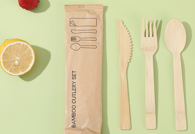 Bamboo cutlery set (4)